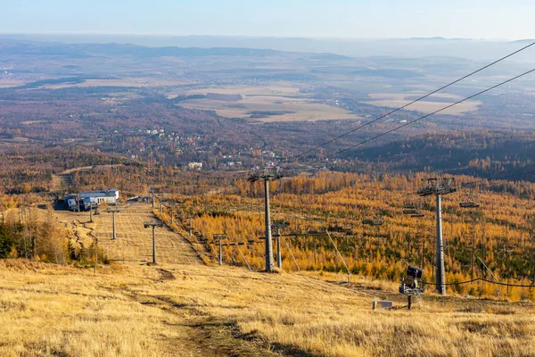 斯洛伐克 高塔特拉山长途跋涉至斯洛伐克隆尼基峰 隆尼基峰 和凯斯马斯基峰的美丽秋天风景 — 图库照片