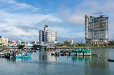 Panama City 'de gökdelenler, arka planda gökyüzü. Orta Amerika 'da popüler turizm beldesi. 