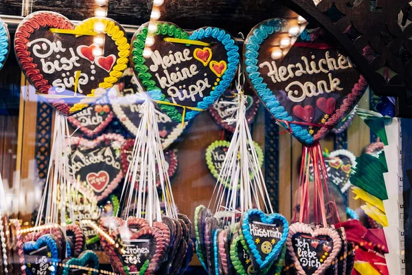 Corazones Jengibre Mercado Alemán Navidad Galletas Tradicionales Pan Jengibre Escritas —  Fotos de Stock