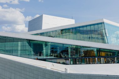 OSLO, NORway - 25 Temmuz: Oslo, Norveç 'in modern mimarisi. Oslo Operası, Norveç Norveç Ulusal Opera ve Bale Evi 
