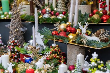 Polonya 'nın Krakow kentindeki Noel pazarında geleneksel Polonya füme peyniri 