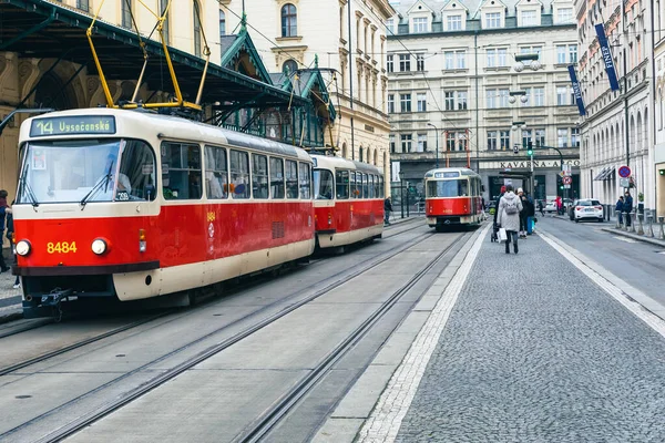 Praga República Checa Diciembre 2021 Tranvía Antigua Calle Praga República —  Fotos de Stock