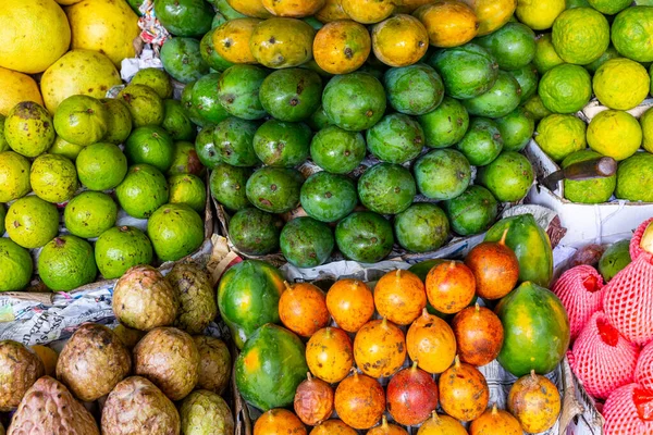 キャンディ市中央市場では 果物や野菜 乾燥食品 調味料を見つけることができます スリランカ — ストック写真