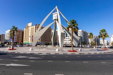 Deira saat kulesi kavşağı, 1965 'te inşa edilmiş eski bir Dubai simgesi. Birleşik Arap Emirlikleri. Orta Doğu. 