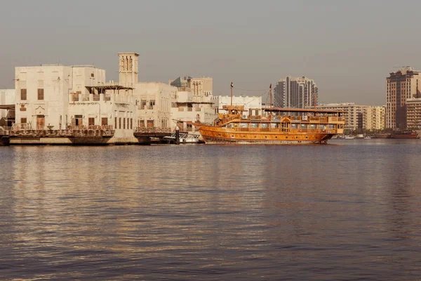 Bay Creek 'in modern bölümü, Dubai Deira Eski Kasabası. Birleşik Arap Emirlikleri. Orta Doğu. 