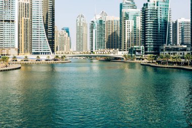 Dubai Marina 'nın modern gökdelenleri, Birleşik Arap Emirlikleri.