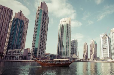 Dubai Marina 'nın modern gökdelenleri, Birleşik Arap Emirlikleri.