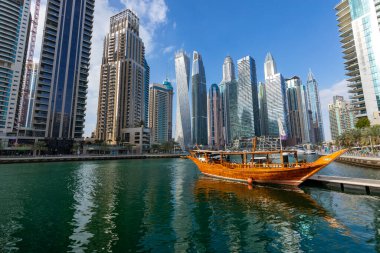 Dubai Marina 'nın modern gökdelenleri, Birleşik Arap Emirlikleri.
