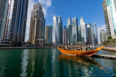 Dubai Marina 'nın modern gökdelenleri, Birleşik Arap Emirlikleri.