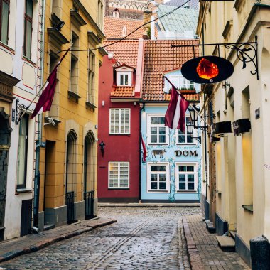 Riga Eski Kasabası. Orta Çağ Gotik Mimarisi. Riga Letonya 'nın başkenti. Baltık devletleri. Avrupa.