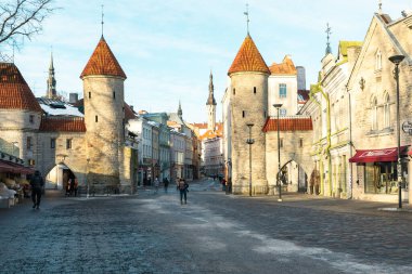 Tallin Eski Kasabası. Orta Çağ Gotik Mimarisi. Tallin Estonya 'nın başkenti. Baltık devletleri. Avrupa.