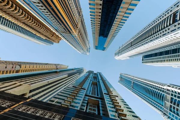 ドバイ マリーナの近代的な高層ビル アラブ首長国連邦 — ストック写真