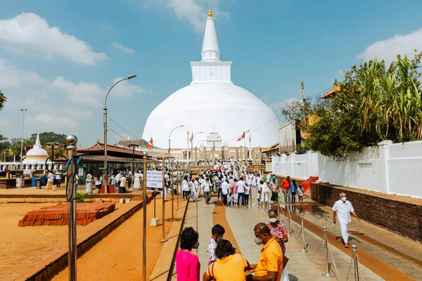 Анурадхапт Шри Ланд Март 2022 Ruwanweliseya Fabba Buddhist Stupa Tourist — стоковое фото