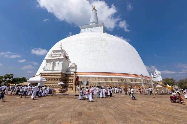 Anuradhapura Sri Lanka Março 2022 Ruwanweliseya Dagoba Budista Stupa Turista — Fotografia de Stock