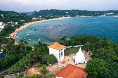 Havadan. Unawatuna, Sri Lanka 'daki sahil manzarası.