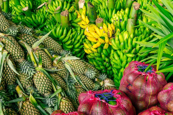 Fundo Abacaxi Lotes Abacaxis Amarelos Maduros Mercado Asiático Pineaple Comida — Fotografia de Stock