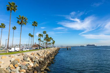 Long Beach, Kaliforniya 'daki Gökkuşağı Limanı' ndaki Shoreline Village. ABD.