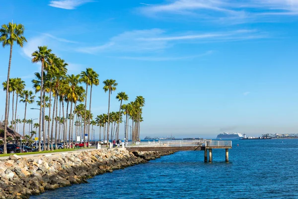 Long Beach, Kaliforniya 'daki Gökkuşağı Limanı' ndaki Shoreline Village. ABD.