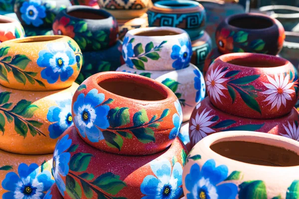 Varietà Vasetti Coloratamente Messicani Ceramica Dipinta Mercato Souvenir Shopping All — Foto Stock