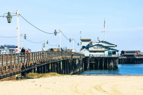 Stearn Rıhtımı, Santa Barbara, California 'da. ABD. Rıhtım 1872 yılında tamamlandı ve popüler bir turizm merkezidir..