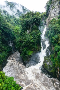 El Pailon del Diablo Şelalesi Banos Santa Agua, Ekvador 'da. Güney Amerika.