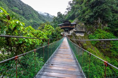 El Pailon del Diablo Şelalesi Banos Santa Agua, Ekvador 'da. Güney Amerika.