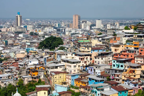Guayaquil, Ekvador. Geleneksel koloni mimarisi. Guayaquil, Ekvador 'un ikinci büyük şehridir. Popüler turizm merkezi.