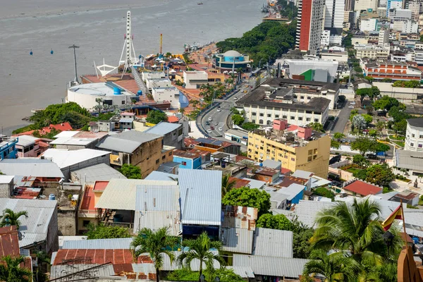 Guayaquil, Ekvador. Geleneksel koloni mimarisi. Guayaquil, Ekvador 'un ikinci büyük şehridir. Popüler turizm merkezi.