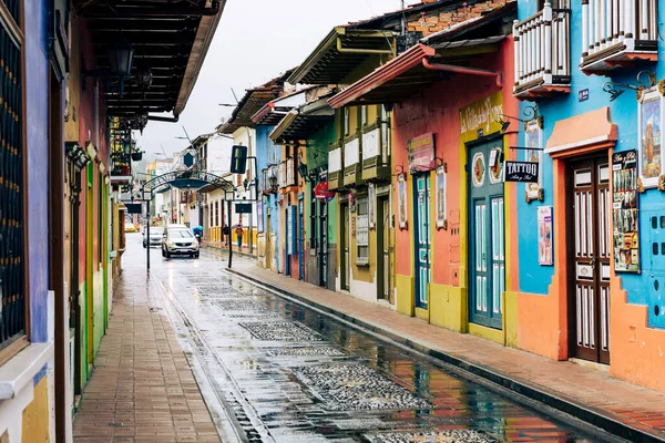 Loja Ecuador April 2022 Kleurrijke Koloniale Huizen Lourdes Straat Loja — Stockfoto