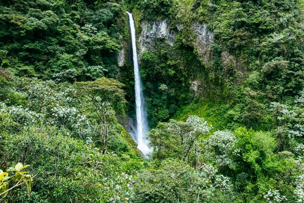 Wodospad Roco Machay Banos Santa Agua Ekwador Ameryka Południowa — Zdjęcie stockowe