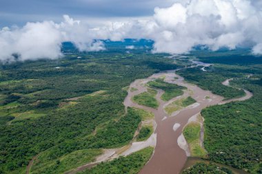 Ekvador Amazon yağmur ormanları yukarıdan. Pastaza nehri, Indichuris 'e yakın. Puyo, Ekvador, Güney Amerika. 