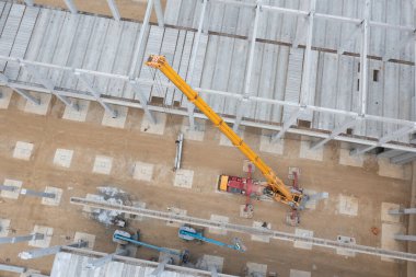 Fabrika Binası. Crane ve İnşaat Malzemeleri Hava Endüstrisi İnşaat Alanı.