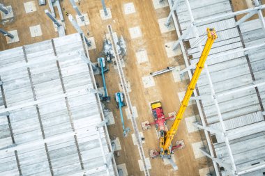 Fabrika Binası. Crane ve İnşaat Malzemeleri Hava Endüstrisi İnşaat Alanı.