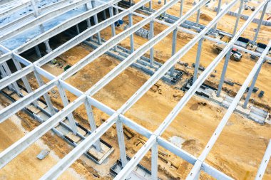 Fabrika Binası. Crane ve İnşaat Malzemeleri Hava Endüstrisi İnşaat Alanı.