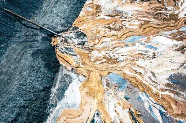 Endüstriyel Manzara. Hava görüntüsü. Kuru yüzey. Çöl manzarası. Çevreye insan etkisi. Yukarıdan bak. Soyut sanayi geçmişi. 