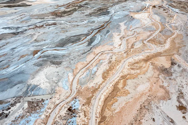 Endüstriyel Manzara. Hava görüntüsü. Kuru yüzey. Çöl manzarası. Çevreye insan etkisi. Yukarıdan bak. Soyut sanayi geçmişi. 