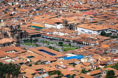 Cusco, Katedral, Peru ile birlikte Cusco şehrinin merkezi manzarası. Güney Amerika. 