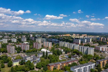 Sosnowiec, Dabrowa Havzası. Sosnowiec 'teki apartman dairesinin havadan görüntüsü. Polonya.