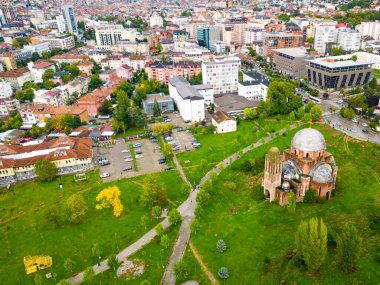 Priştine 'deki Ulusal Halk Kütüphanesi. Priştine Şehir Havacılık Manzarası, Kosova 'nın başkenti. Balkanlar. Avrupa. 