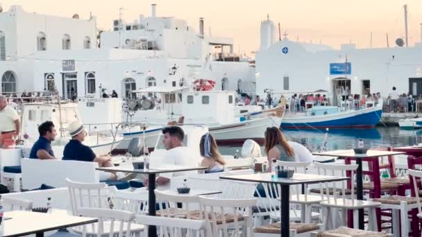 Paros Greece June People Sit Cafe Restaurant Tavern Waterfront — Vídeo de Stock