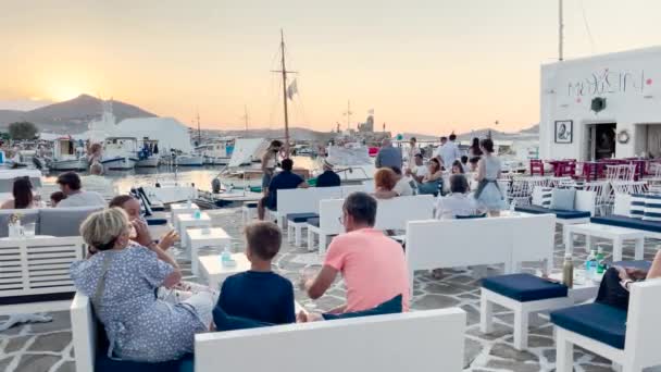 Paros Cyclades Islands Greece June People Sit Drink Outdoor Cafe — Vídeo de Stock