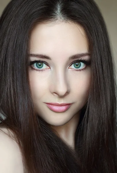 Девушка с зелёными глазами