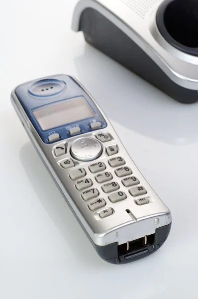 Draadloze zilveren telefoon — Stockfoto