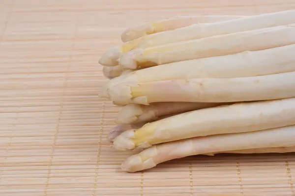 Fresh white asparagus — Stock Photo, Image