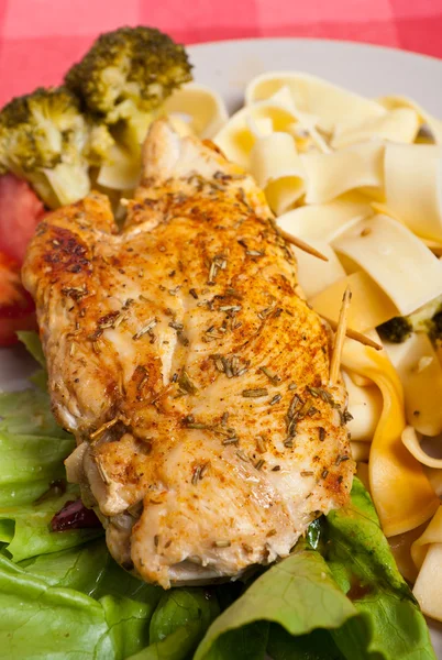 Chicken and pasta pappardelle — Stock Photo, Image
