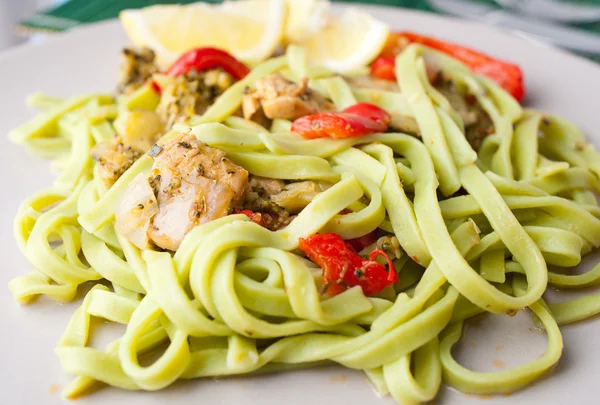 Green pasta — Stock Photo, Image