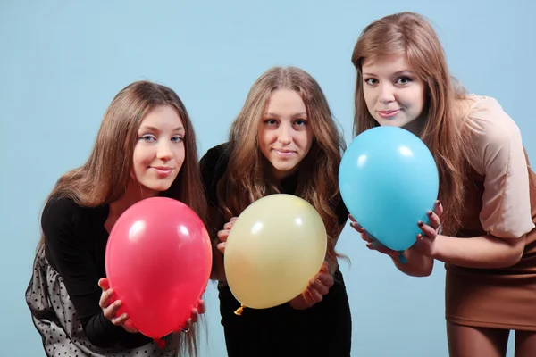 Een groep van mooie meisjes op het feest — Stockfoto