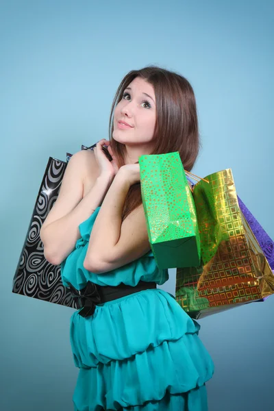 Menina Happ com compras . — Fotografia de Stock