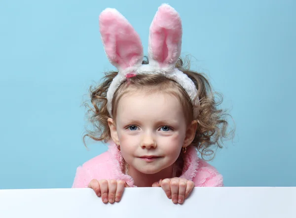 Ragazza con orecchie di coniglio — Foto Stock