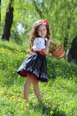 kız Ukrayna ulusal kostüm.